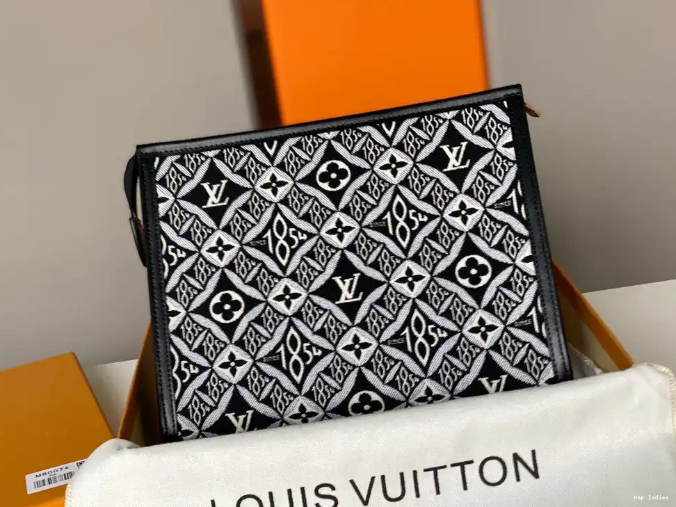 Cheap TOILETRY VUITTON LOUIS 26 1854 POUCH SINCE 0628